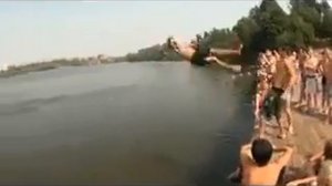 Прыжки в воду с моста и причала