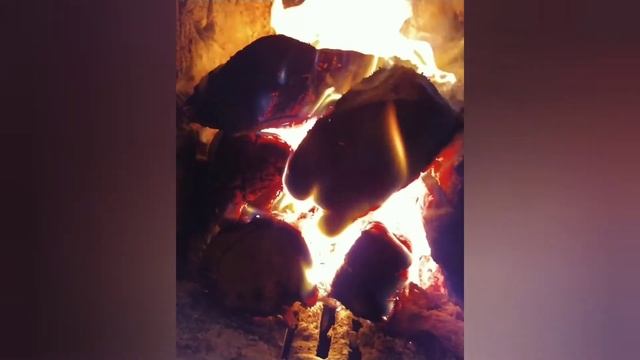 ASMR * Bonfire * Crackling fire sounds АСМР * Звуки костра * Потрескивания смотреть онлайн