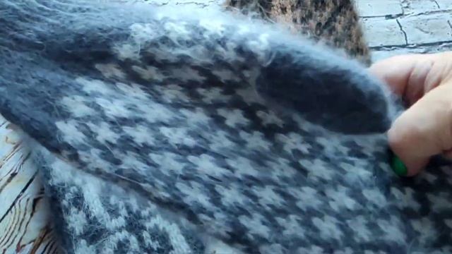 Вяжу варежки...#вяжутнетолькобабушки#вязаниенаспицах#молодой_блогер#вязание_спицами# смотреть онлайн