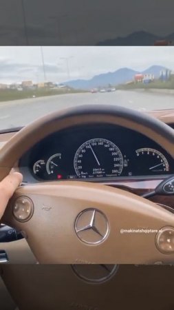 Mercedes-benz s500 w221 highspeed in Autobahn!!!