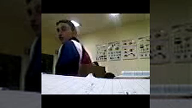 Daniel isi ia un ghiozdan in cap.mp4 смотреть онлайн