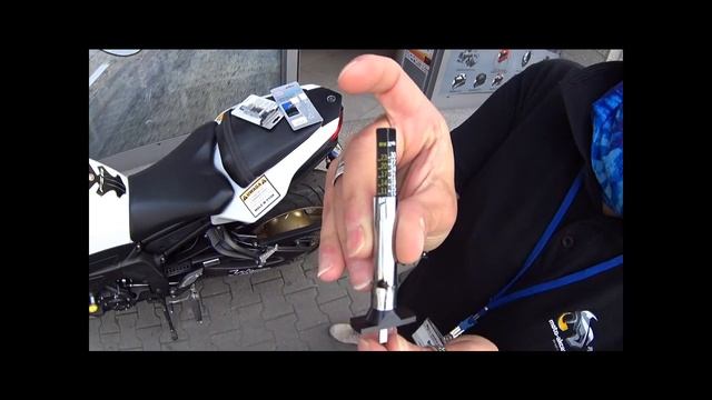 Test! Analogowy i Cyfrowy miernik głębokości bieżnika! смотреть онлайн