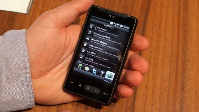 HTC HD Mini user interface video смотреть онлайн