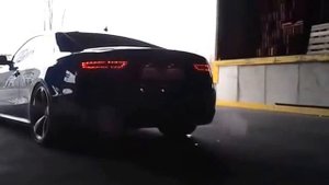 Audi RS5 Очень мощный  выхлоп.
