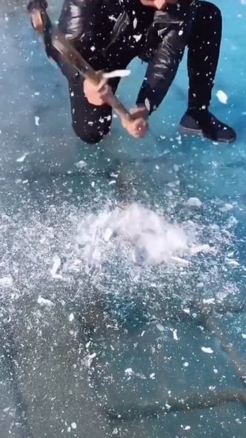 icy gem 🤣🥶🥶 #gemstone #rock #jade #emerald смотреть онлайн