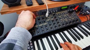 Behringer K2 synth Sony SRP-L300 compressor and TC Electronics M350 processor | Superteclados.com