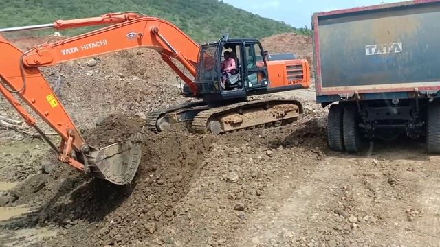 TATA HITACHI  ZAXIS 370