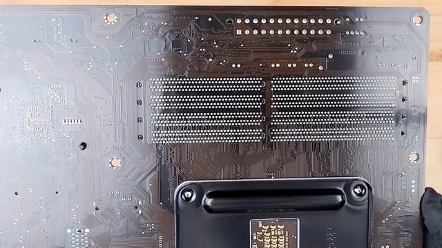 GIGABYTE B550M DS3H AC 🎯 Motherboard Unboxing and Overview смотреть онлайн