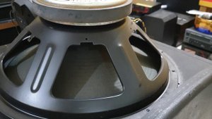 nội thất  Loa karaoke BEHRINGER EURORIVE B1520PRO bát 40 giá 12t500k đt 0938.259.433