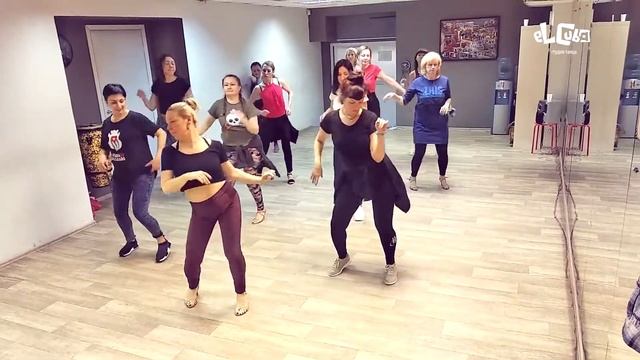 Olesya — Salsa cubana Lady style [Ella merece ser feliz] смотреть онлайн