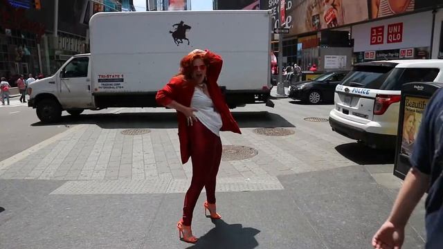 Mademoiselle Ginger Waacking in New York City смотреть онлайн