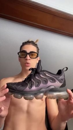 Lil Galil enseña sus Vapormax