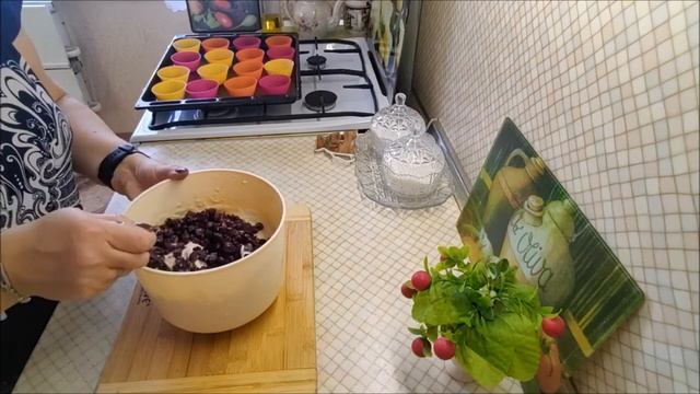 Кексы с голубикой  Простой не сложный рецепт, тесто мягкое, воздушное