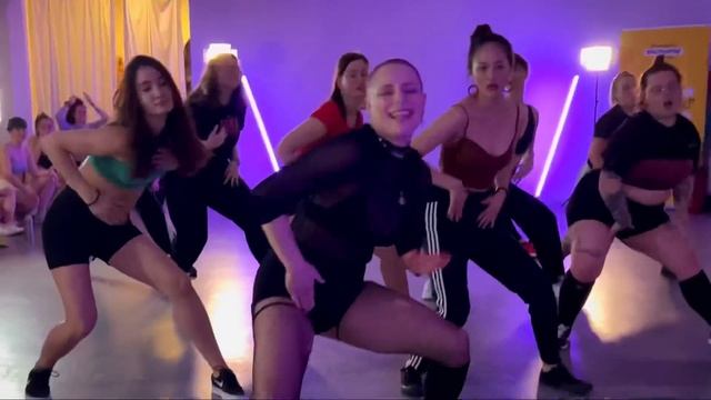 Earthquake - Ashley Stalk | 2023 Female Dancehall | Isi WATCH MI STEP