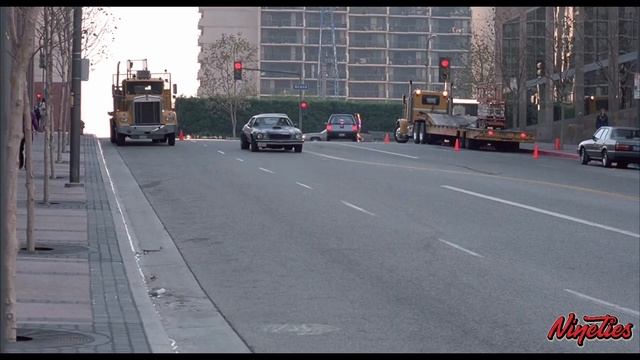 Double Trouble (1992) (The Doobie Brothers-It Keeps You Runnin) смотреть онлайн