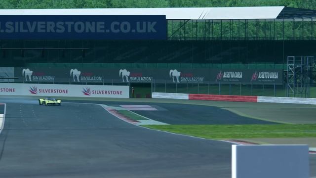 Aston Martin Valkyrie AMR Pro vs McLaren Ultimate VGT - Silverstone Light Rain смотреть онлайн