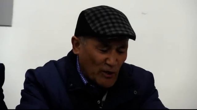 Баткен: Ак-Турпак айылдык кеңешинин депутаттары төраганы айыптап чыгышты смотреть онлайн