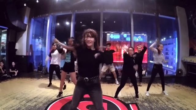 DISCO HUE - I'll Be Waiting | Waacking Choreography by Meow 'Cat Lady' смотреть онлайн