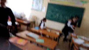 Шум в классе когда нет учителя!!!!!
