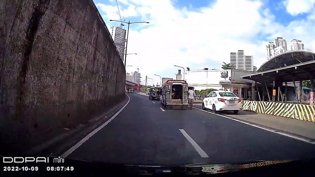 DDPAI MINI Dash Cam | SM Aura | Makati City | Driving around Manila | Philippines смотреть онлайн