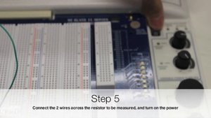 NI ELVIS Voltage Divider Oscillating Waveform