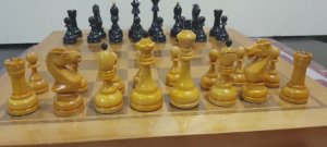 2. шахматы советские СССР гроссмейстерский набор 70 годов реставрированный, новые кони.