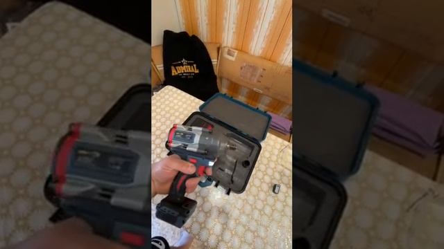 Гайковерт аккумуляторный ударный