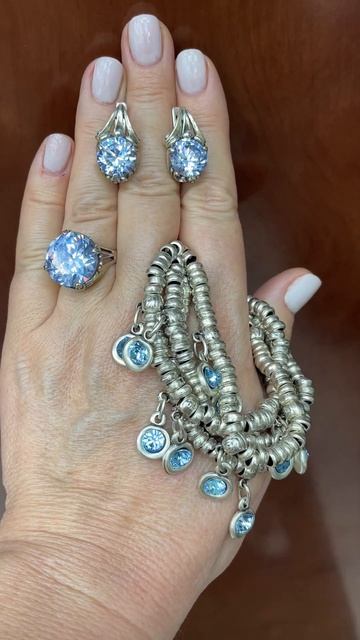 ПРАЗДНИЧНЫЙ ГОЛУБОЙ! Базовый гарнутур из серебра и ТОПОВЫЙ МАССИВНЫЙ браслет ! Цены👇 смотреть онлайн