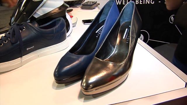 Wearable Tech - Smartshoes at CES смотреть онлайн