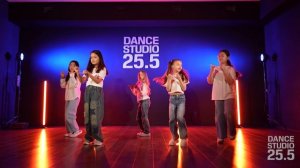 K-Pop Teens. Choreographer: Deniz || Dance Studio 25.5
