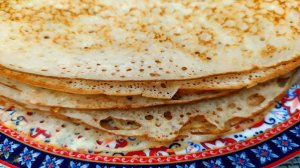 Тонкие дрожжевые блинчики на Масленицу "миллион дырочек"