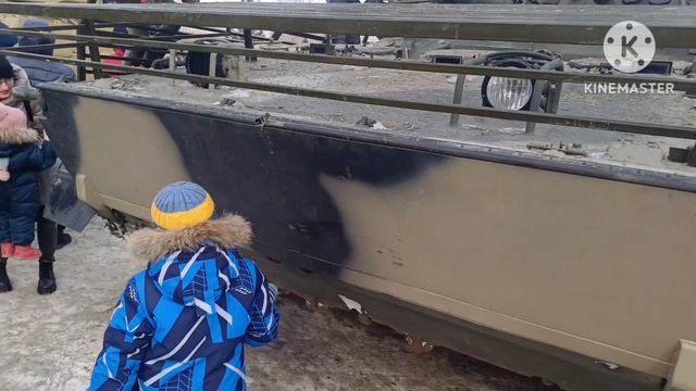 Военная техника СВО в Омске. 23 феврал 2025 год. смотреть онлайн