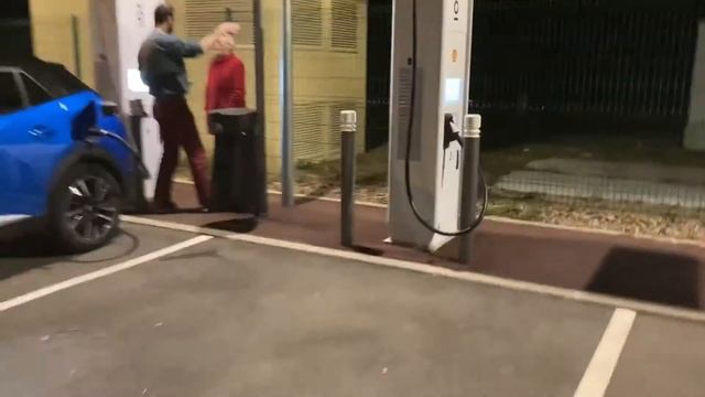 Peugeot e-2008 fast charging after hitting 0% turtle mode смотреть онлайн