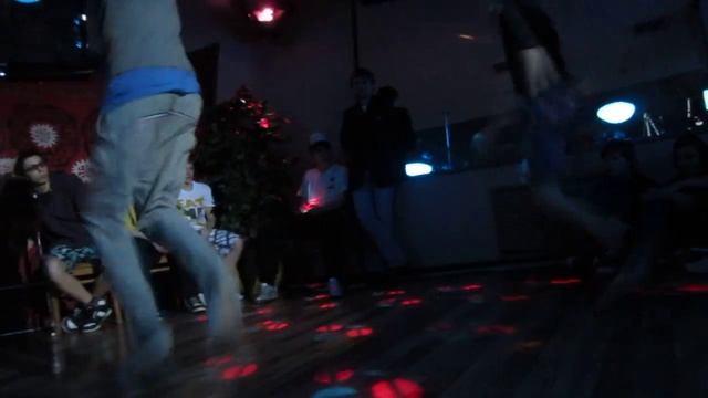 4 Dance Fight in Cherepovets vol.3| JumpStyle| karamelka vs TReNd| смотреть онлайн