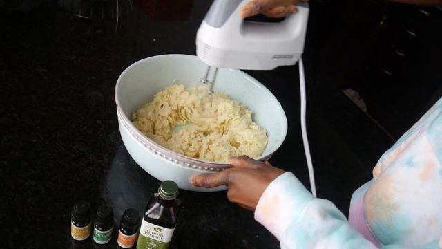DIY WHIPPED MANGO+SHEA BUTTER