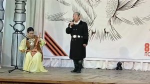 Аҕам ыллыыр (поет Отец). Сахалыы ырыа (народная песня)