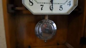 Часы настенные маятниковые с боем часов и четвертей часа 102 ЧМС