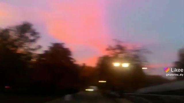 15гкб. Перед карантином. Небо розового цвета. И ни кто это не замечает смотреть онлайн