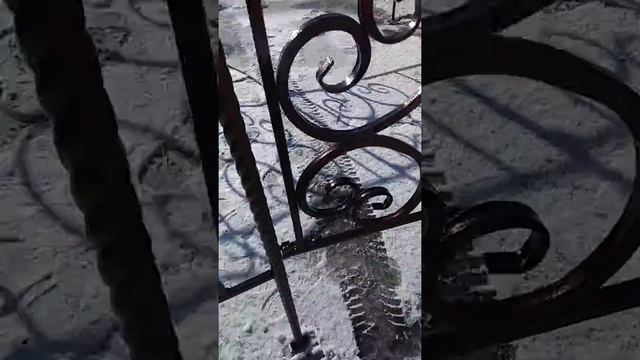 Оградка на кладбище с элементами холодной ковки 860 рублей погонный метр. смотреть онлайн