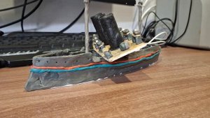 утопил крейсер Аврора из пластилина