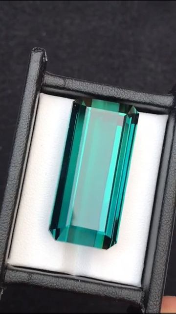💎 Pure Natural #tourmaline available for sell. Colour: green ⚖ Carat: 75.80👍 full Guarantee.
