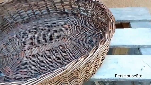 Лежанка плетеная Wicker cat bed смотреть онлайн