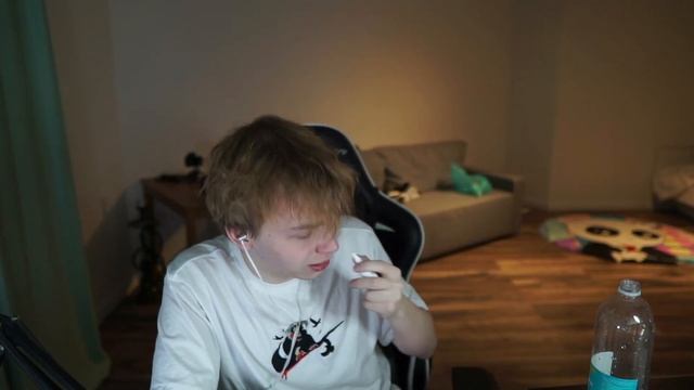 гаечка плачет, а строго смеется смотреть онлайн