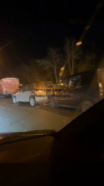 На Загородном шоссе у ТЦ «Армада 2» произошло ДТП, вызвавшее большую пробку.
