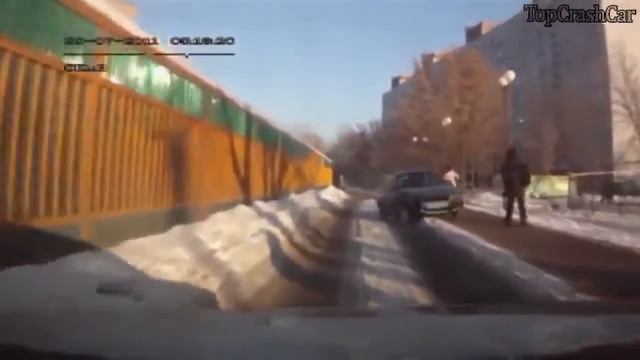 Смешные женщины за рулем авто видео приколы август 2013 смотреть онлайн