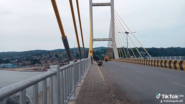 Jembatan Teluk Kendari смотреть онлайн