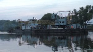 Буксиры БТМ-302 и Кузьма с краном ПК-8