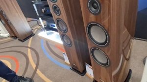 CANTON Showroom Vento 100, Reference 3K, AVM Turntable