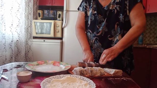 Жареная рыбка с луком. смотреть онлайн