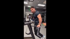 Асхаб Тамаев накачался